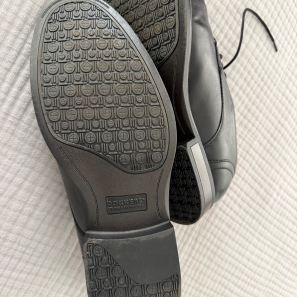 Docker Dress Shoes - Picture 5 of 6